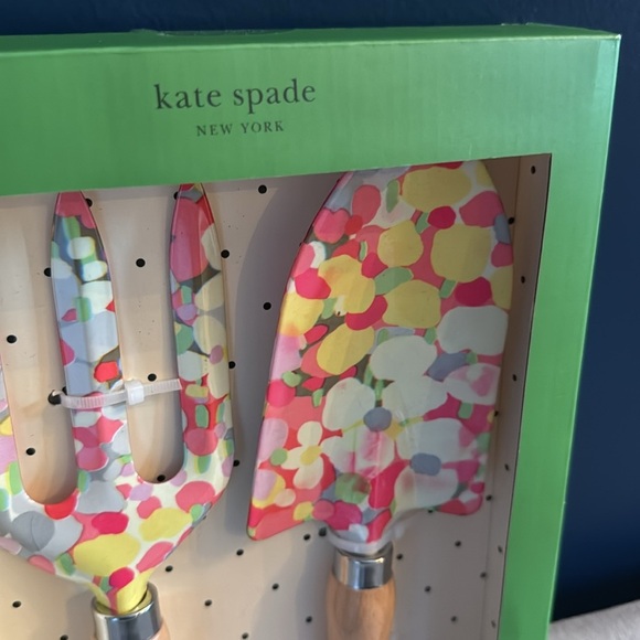 NWT kate spade Floral Dot Gard Tool Set Trident and Trowel with Wooden Handles - Picture 2 of 5